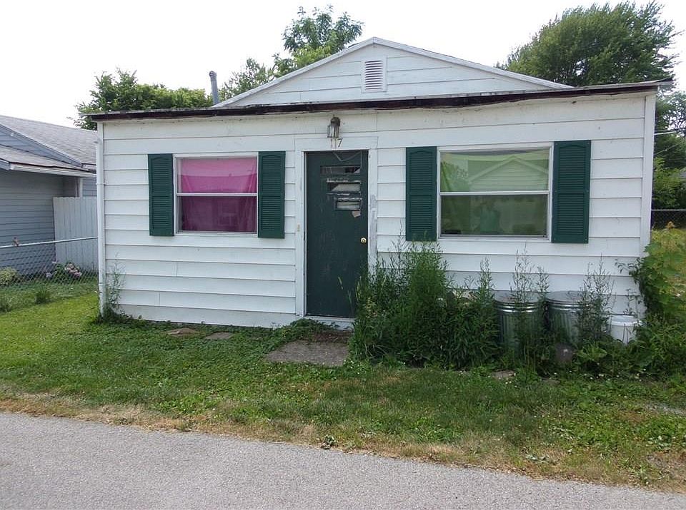 2nd image of 117 Orchard Ave