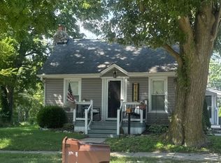 21906 Huron River Dr, Rockwood, MI 48173