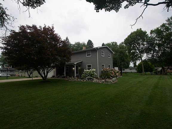 2nd image of 2652 Spielman Rd