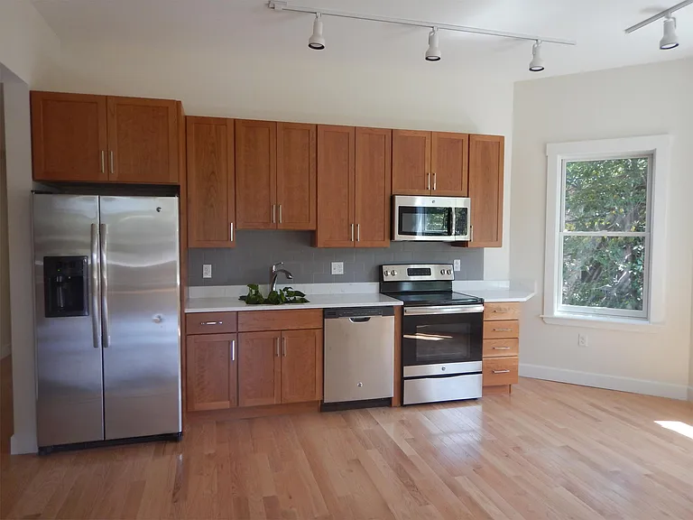 367 Harvard St #4 — Photo 13
