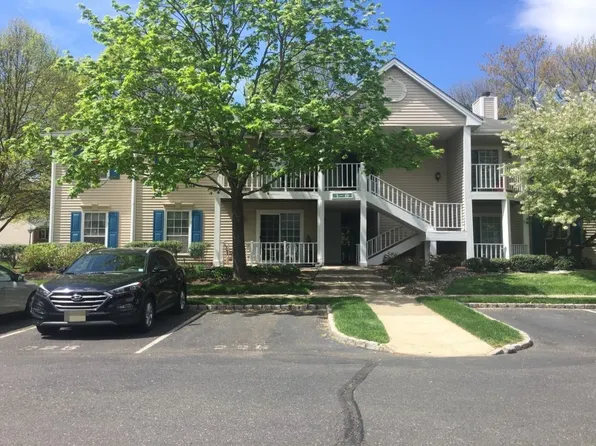 4 Citation Ct, Tinton Falls, NJ 07724