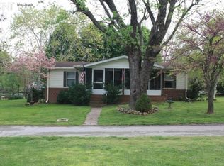 211 Regan St, Livingston, TN 38570
