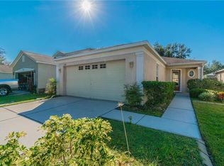 420 Maple Pointe Dr, Seffner, FL 33584