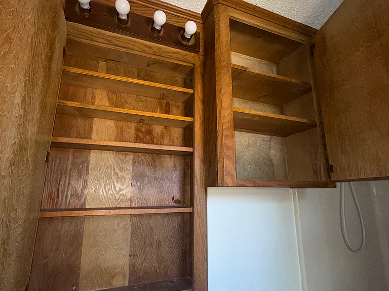 933 Edwards St — Photo 14