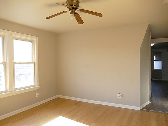 4th image of 2820 N Sacramento Ave #3