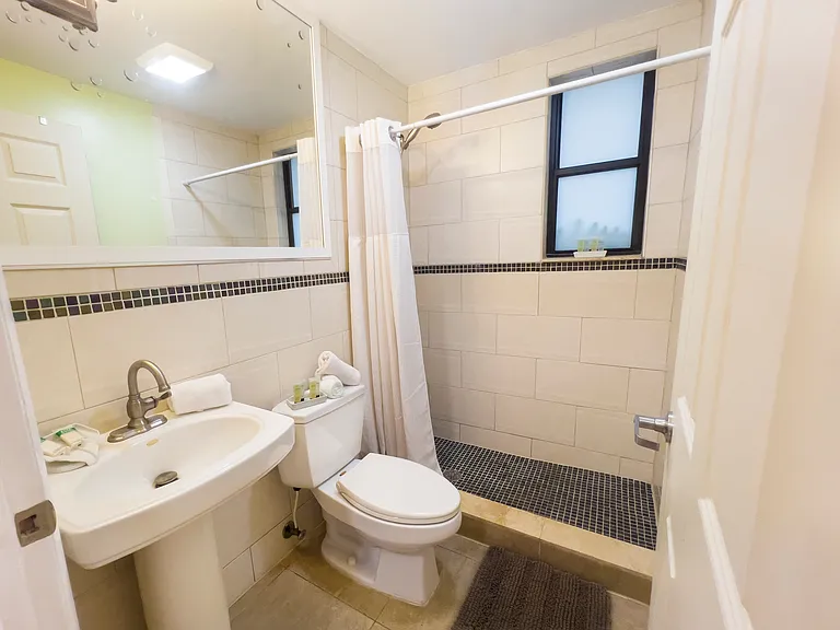 585 NE 66th St #1 — Photo 9