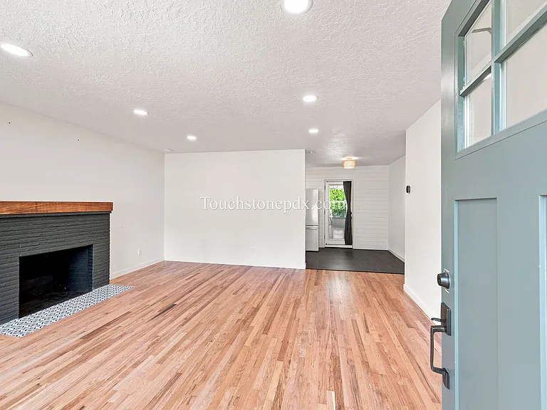 412 NE 167th Pl — Photo 4