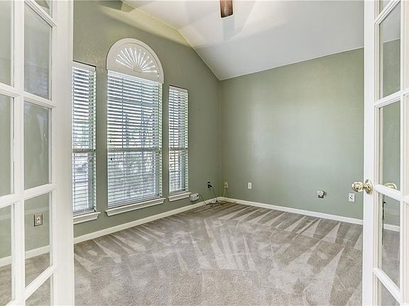 2nd image of 8521 Priest River Dr