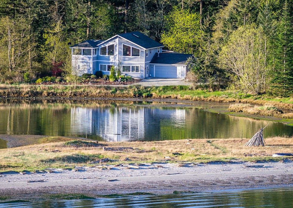 1st image of 38 Shoreland Dr