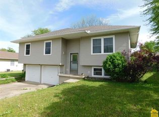 2006 N Gaines Dr, Clinton, MO 64735