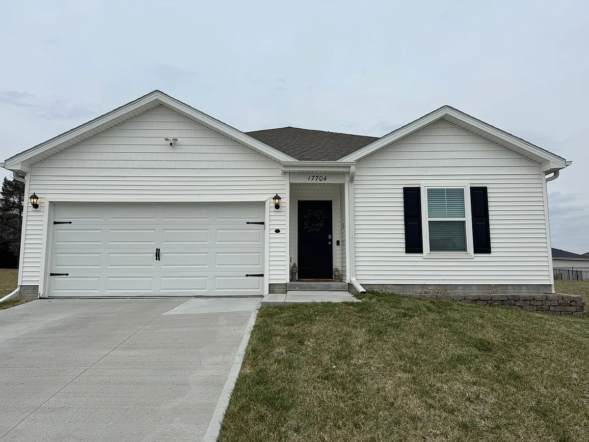 Building Photo - 17704 Hampton Dr