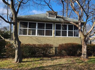 811 Chestnut St, Collingdale, PA 19023