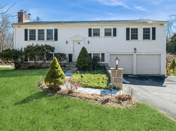 90 Akbar Rd, Stamford, CT 06902