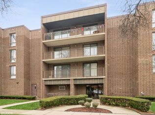 8352 W Addison St #206, Chicago, IL 60634