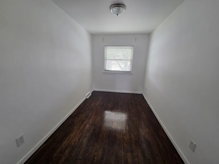 742 Havemeyer Ave — Photo 2