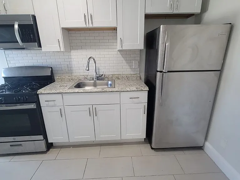 308 Main St — Photo 2