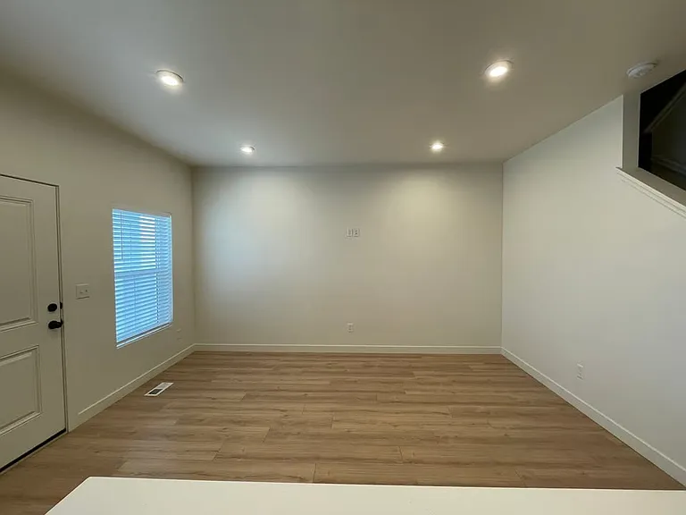 4356 E Hurstbourne Dr — Photo 11