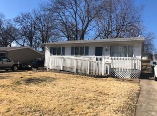 5225 Ville Angela Ln, Hazelwood, MO 63042