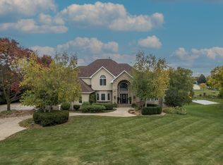 W7373 Spring Valley Dr, Greenville, WI 54942