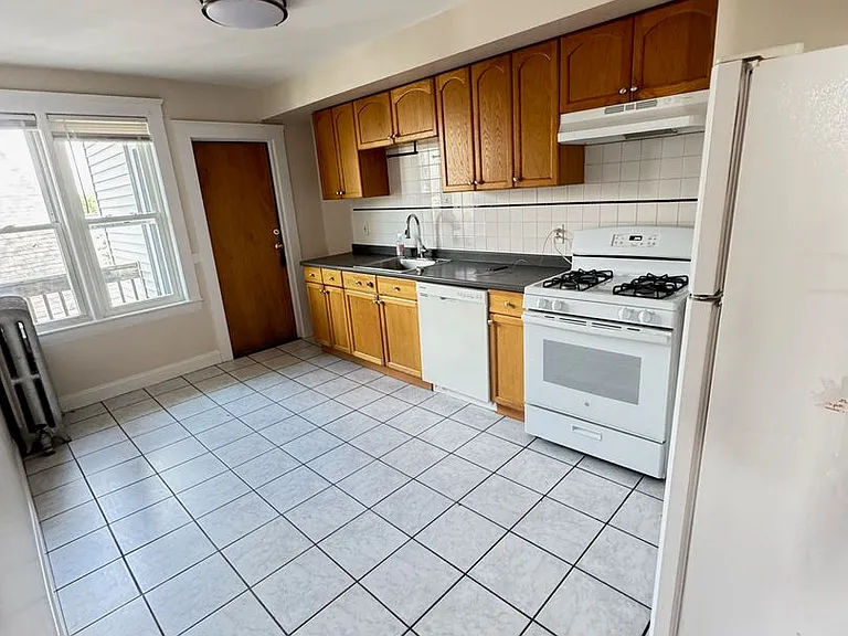 43 Atkins St #4D — Photo 5