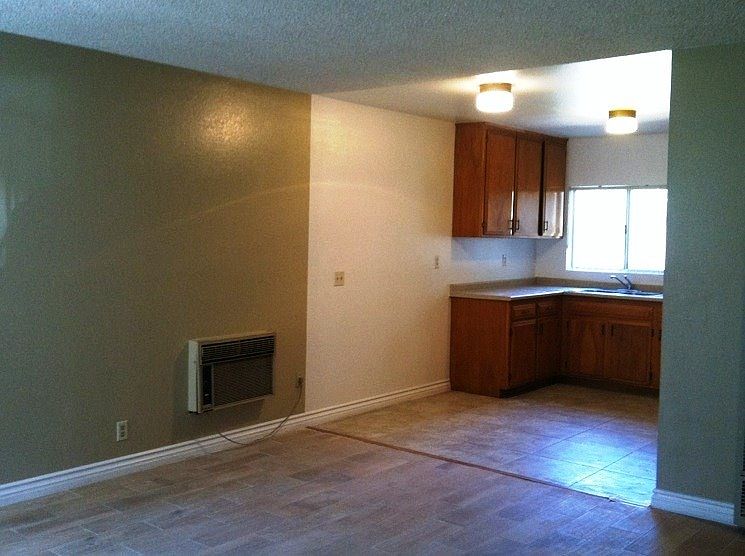 1st image of 307 W G St APT A