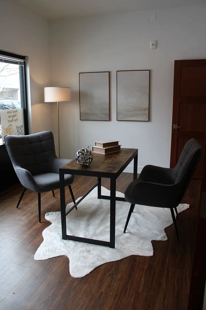 Stunning 3-Story Townhome in Oldtown Louisville — Photo 3