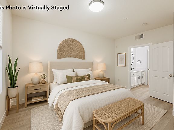 Ground Floor Ensuite Bedroom (VIRTUALLY STAGED)