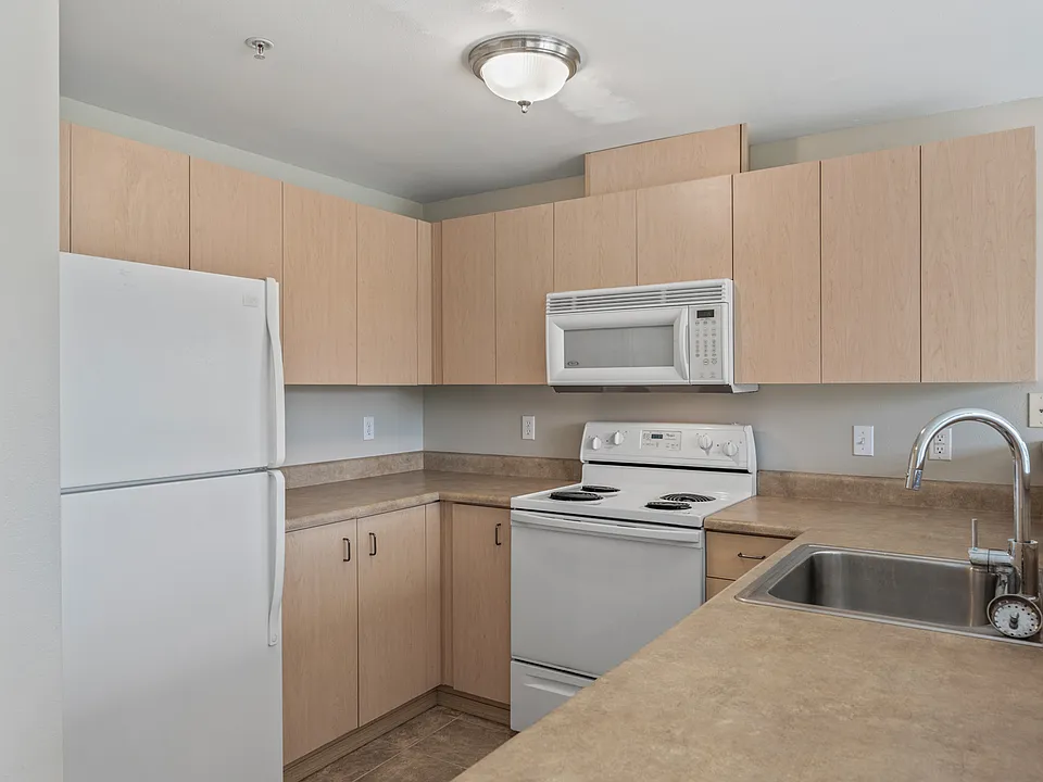 5200 Roosevelt Way NE #403