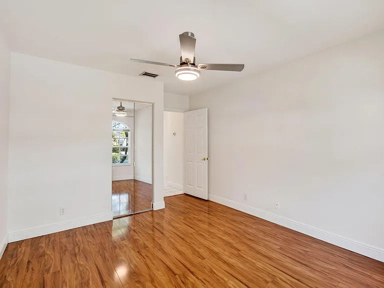 5225 Brookview Dr — Photo 15