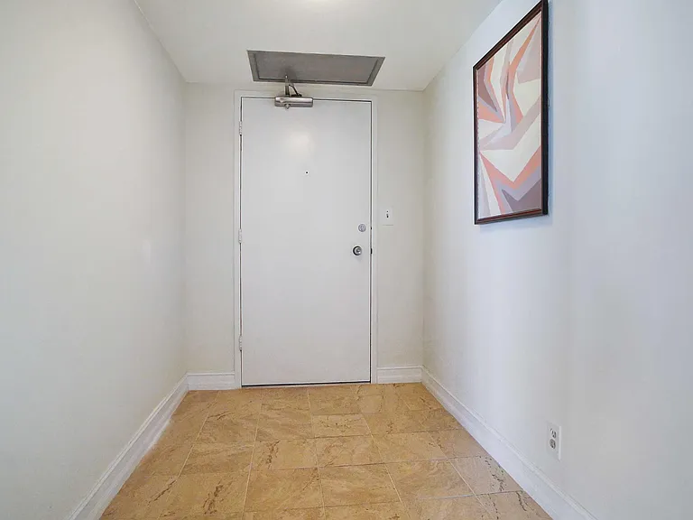 3550 Galt Ocean Dr #1106 — Photo 32