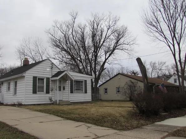 319 North Walnut Street, Janesville, WI 53548