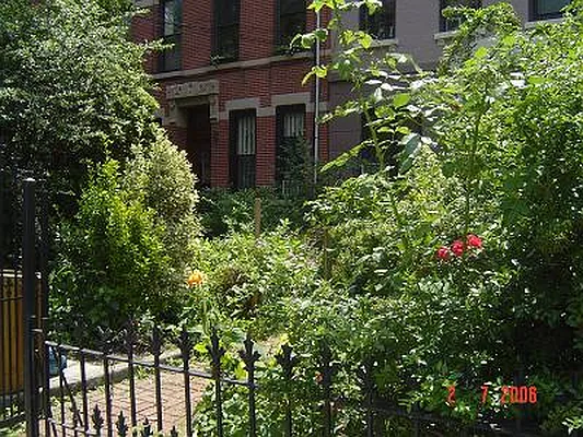 Rented by KVNY Soho | media 19