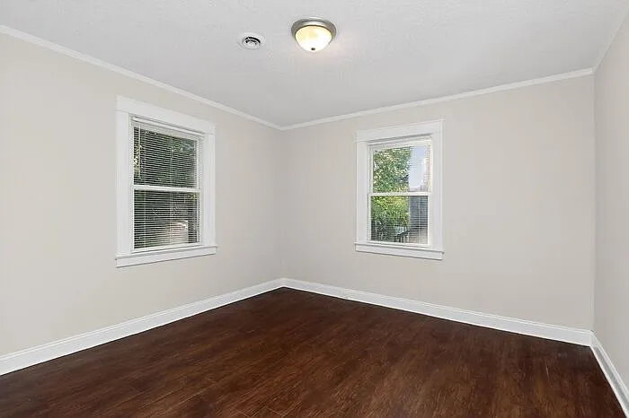 420 Plymouth Ave — Photo 23