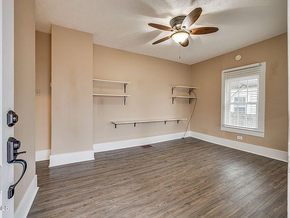 5th image of 433 W Poplar St