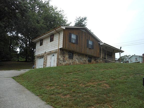 3rd image of 3016 Towerway Dr