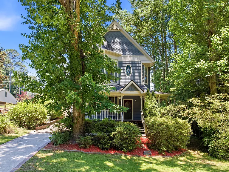 3052 Trafalgar Way — Photo 1