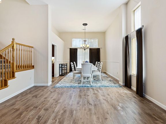 5th image of 1826 Pelican Ct