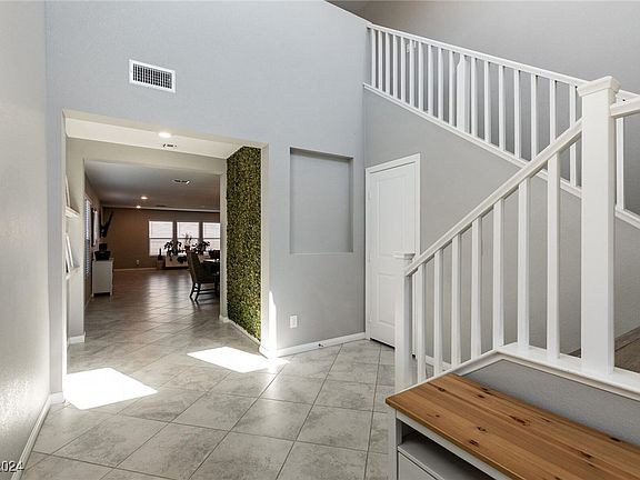 2nd image of 1718 Vibrant Barn Ave