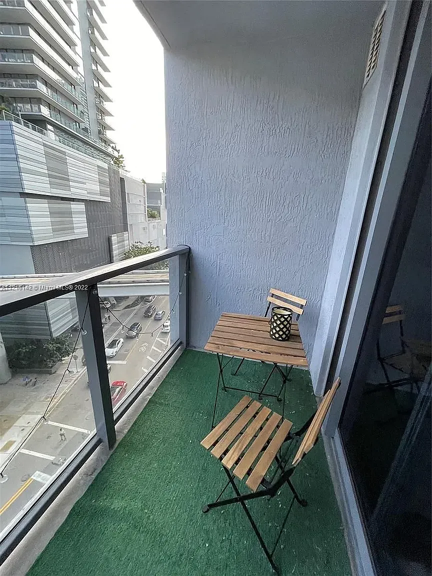 Studio, 551 sqft, $2,500 — Photo 2