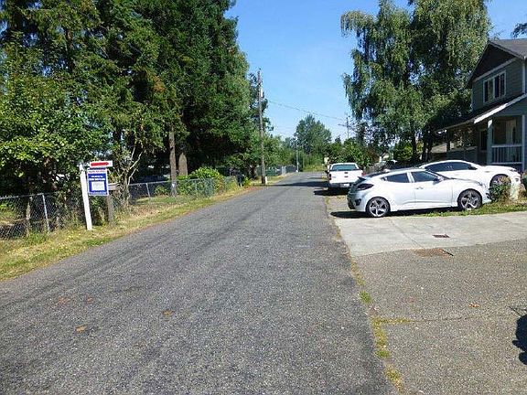 3rd image of 9709 10th Ave E