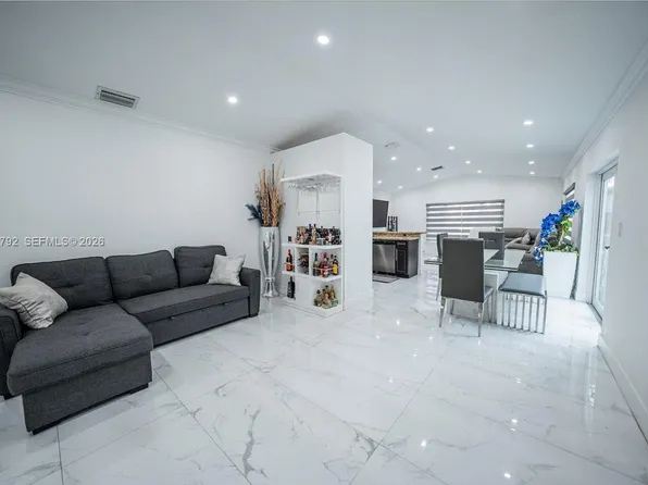 17404 SW 142nd Pl, Miami, FL 33177