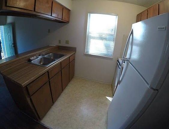 4th image of 507 Arcade Dr #C