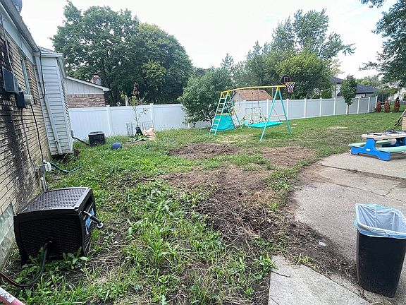 5th image of 2291 Chesley Dr