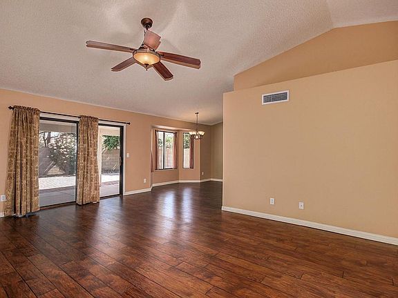4th image of 5435 E Emerald Ave