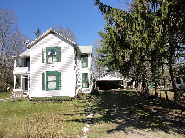 2nd image of 7 Purdy St