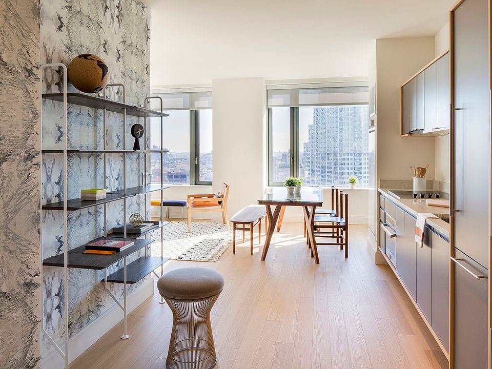 1st image of 10 City Pt APT 23H