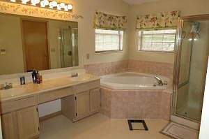 2nd image of 3805 Pleasantbrook Dr