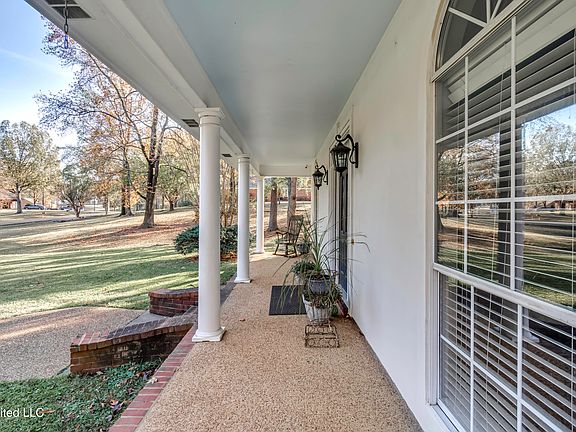 4th image of 117 Woods Lake Dr