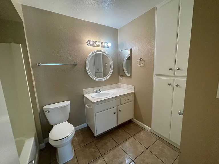 4830 Columbus St — Photo 10