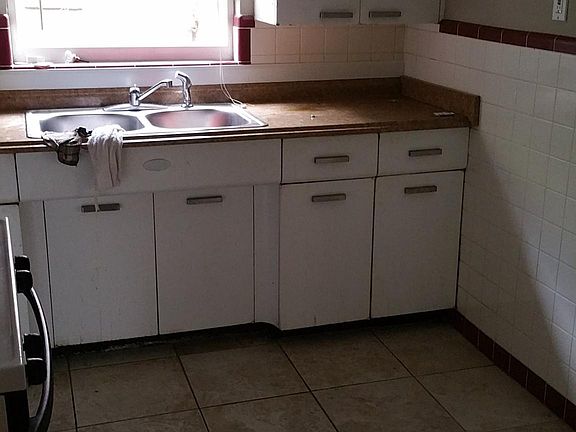5th image of 640 E Mitchell Ave #1